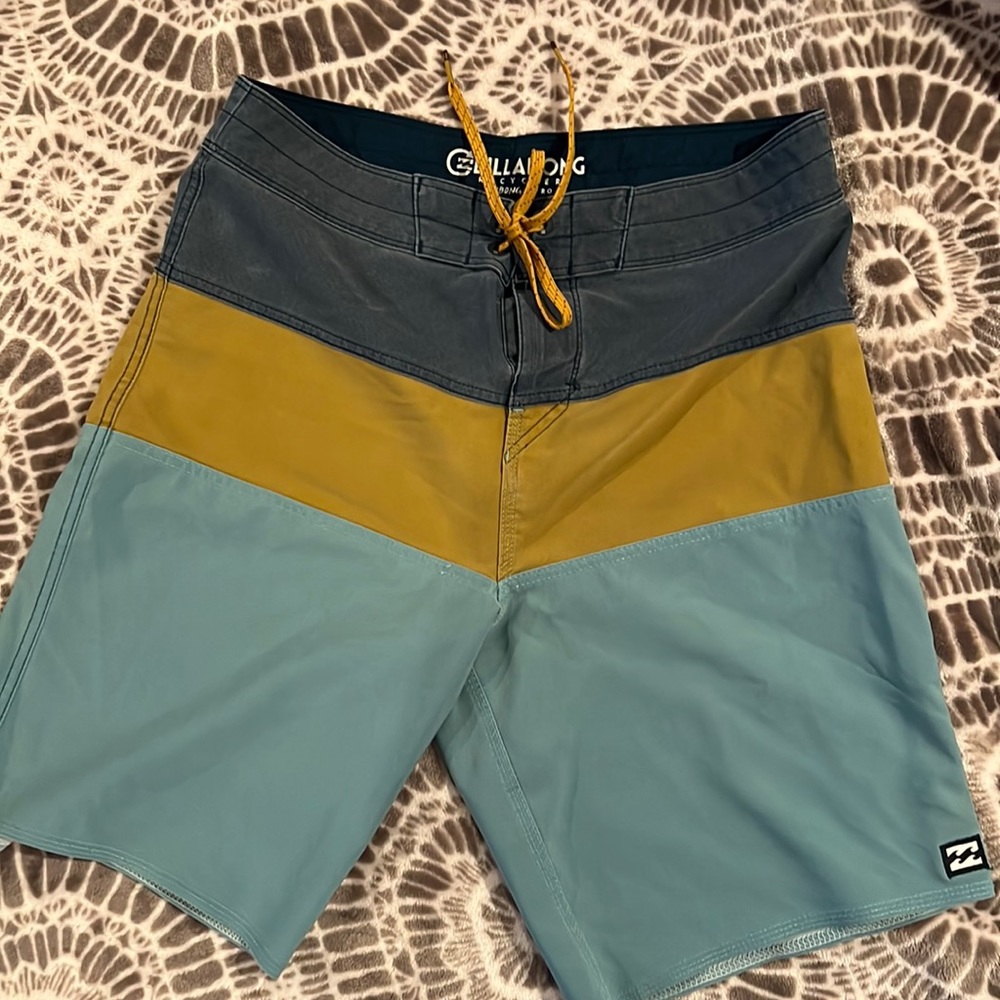 Billabong board shorts size 30